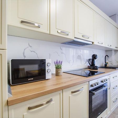 Lovely Home At West Residence Oradea Εξωτερικό φωτογραφία